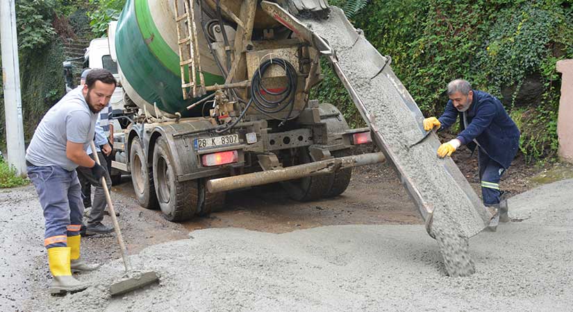 Görele’de 650 metrelik beton yol yapımına başlandı