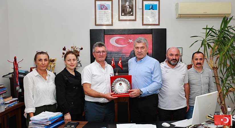 Sıbıç’a Anadolu Lisesi’nden teşekkür plaketi