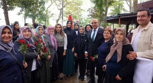 Giresun Kalesi’nde yaşlılar için kahvaltı düzenlendi