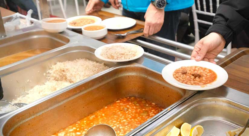 Giresun’da üç çeşit yemek 100 lira!