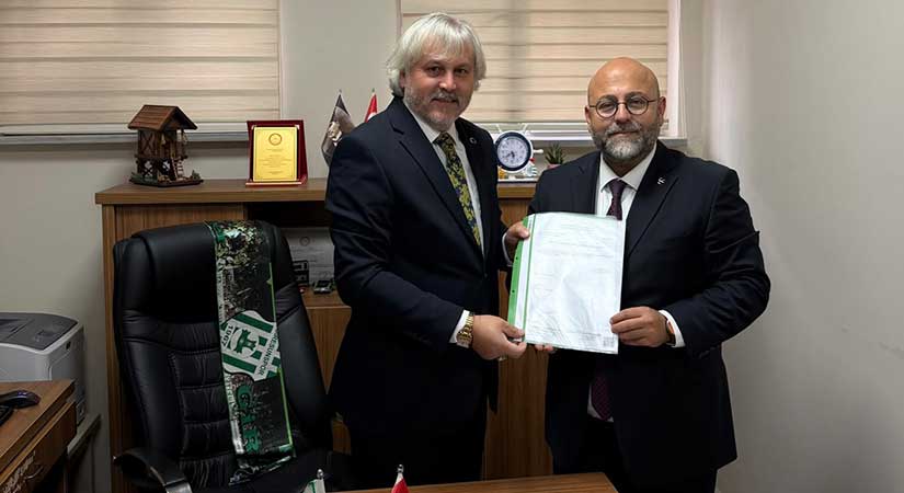 Salih Akgün ve yönetimi mazbatalarını aldı