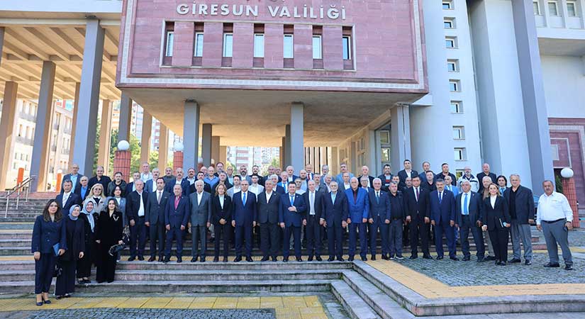Vali Koç’tan Giresun’daki muhtarlara önemli uyarı!