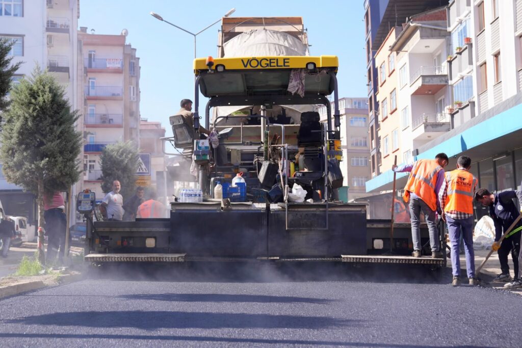Belediye 3 kilometrelik asfalt seferberliği başlattı