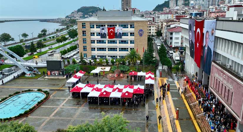 Giresun’da Cumhuriyet Bayramı törenle başladı!